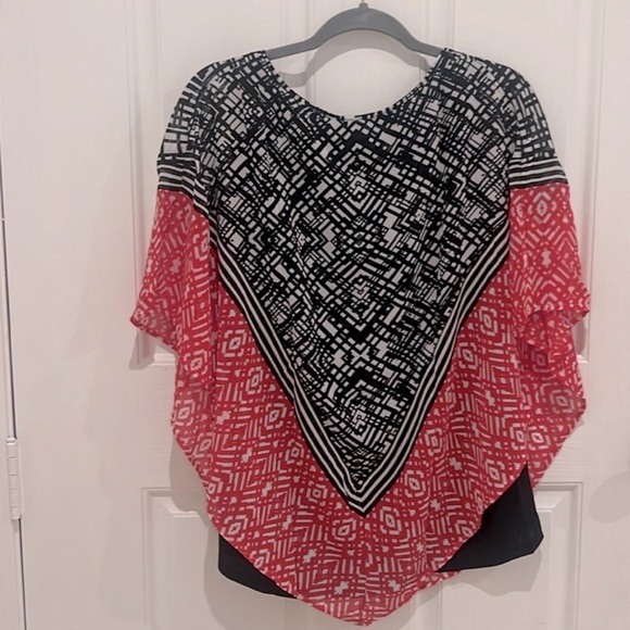 Robert Louis women’s XL poncho blouse - Picture 3 of 3